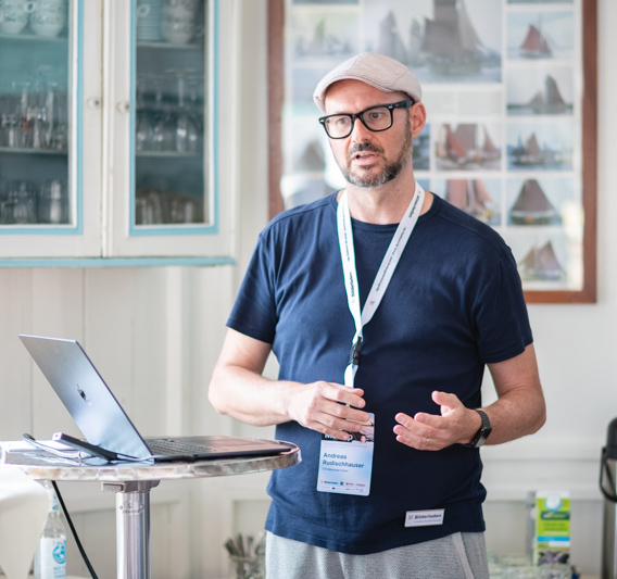 Präsentation beim Bilderladen KiFo Meetup Hamburg